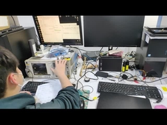 Testes no local do laboratório de testes do produto do brinquedo