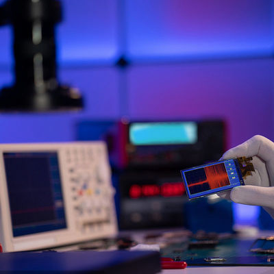 Serviços da terceira dos testes e de autenticação da compatibilidade eletrónica Emi Esd dos laboratórios de testes da eletrônica da exposição de diodo emissor de luz