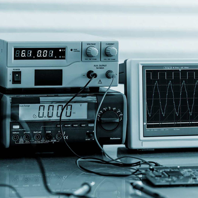 O corpo metalúrgico da maquinaria dos serviços de laboratório dos testes do Ul do CE de GBT beneficia o serviço de autenticação da terceira