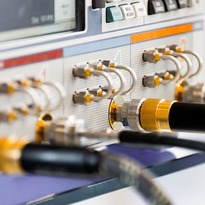 Os serviços de laboratório dos testes de Rohs do CE arejam o serviço de autenticação da terceira industrial da maquinaria da compressão